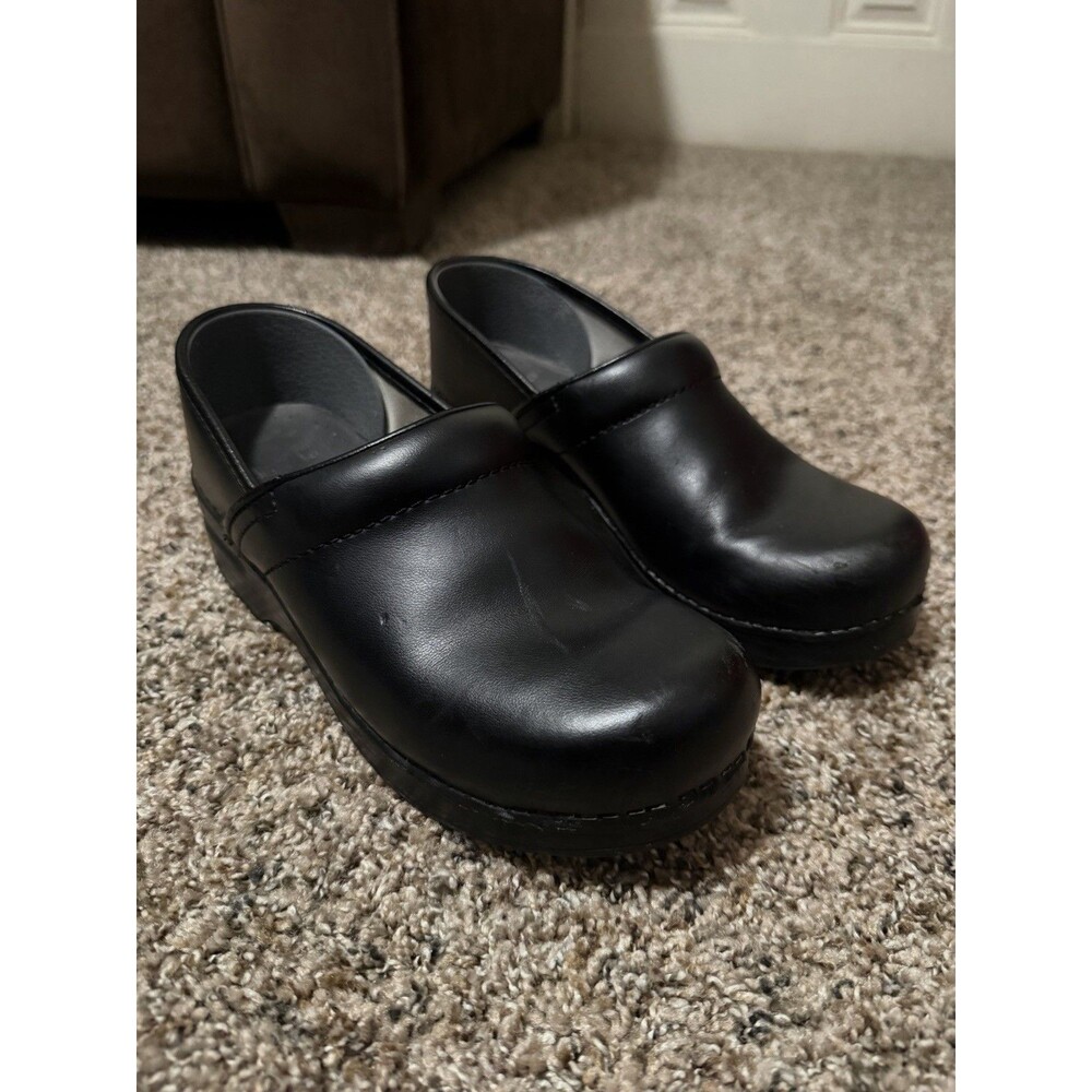Dansko Professional Black Leather Clogs Women’s EU 38 US 7.5-8 Slip On Work